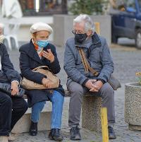 people-in-masks